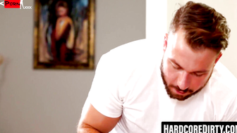 Jada Stevens Moans Echo Through the Desert as Chad White Tames Her Wild Pussy