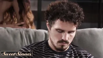 (Robby Echo) Is Unable To Resist His Stepsis (Kiarra Kai) Body When