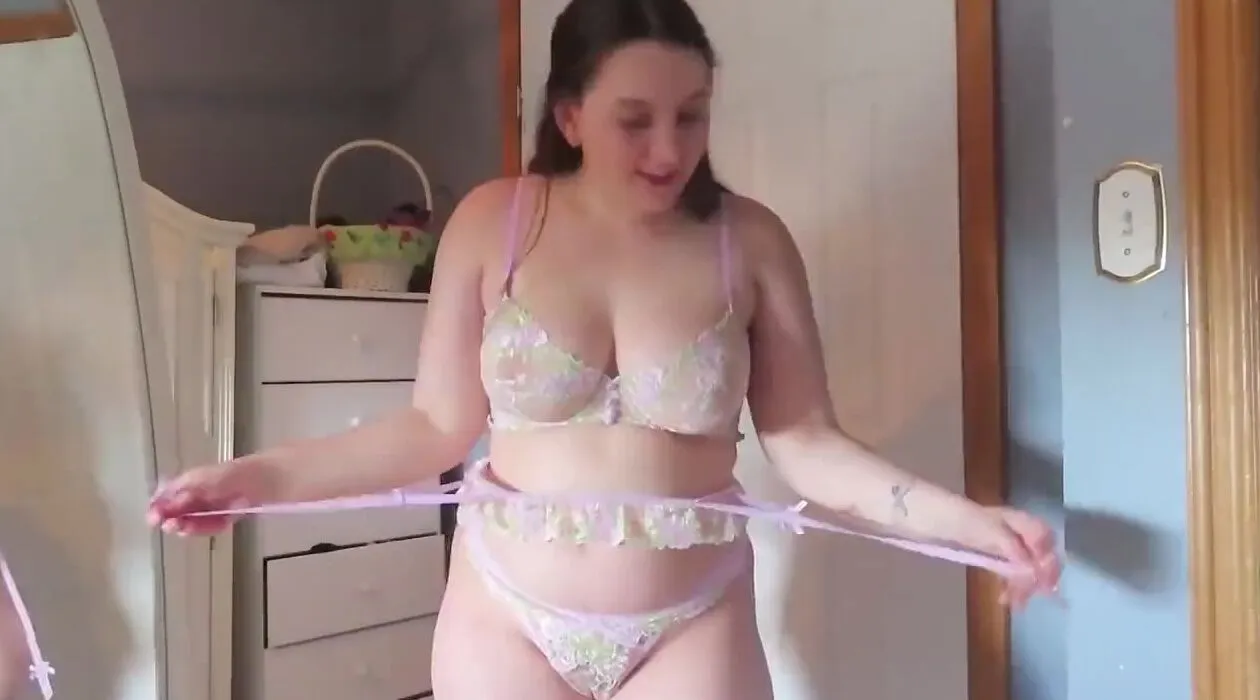 Huge thicc booty bitch try-on haul 4kPorn.XXX