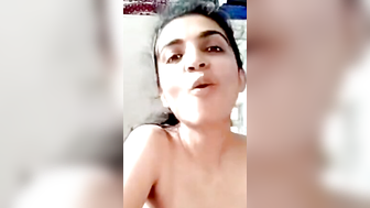 Blow Your Mind Indian Siren Unleashes Ferocious欲 in Steamy Webcam Freakout!