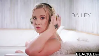 Bae Blonde Secretly Fucks Her Roommates boyfriend