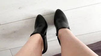 Do you Wanna Play with my Foot High Heels ?