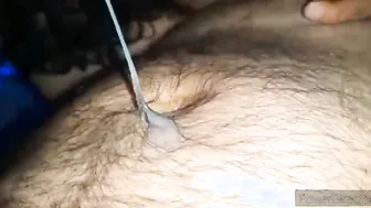 Ella cree que mi verga es un helado de semen
