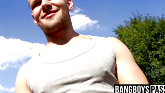 Bareback Bonanza Jock Takes it Raw in the Great Outdoors
