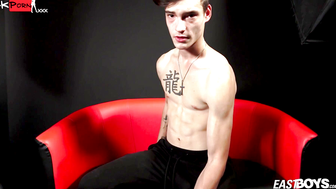 Bum porn video – Raw Power Johny Walsh Unleashes His Dominant Physique and Unforgettable Cock