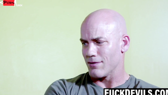 Mommy-LovesAnal" - Older Mother Facesitting on Young Stud's Face While He Roughly Plows Her Asshole With His Big Dick And She Squirts All Over Him