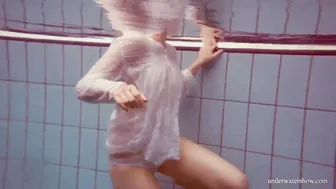 Goddess-Like Underwater Babe - Enchanting Erotic Dance by Melissa Darkova