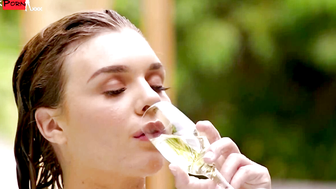 Juicy 40YearOld Cougar Gabbie Carter Gets Devoured by Hung Lover Rob Piper in Epic 3Way Boob B dobranie Fk Fest