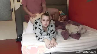 Sex into bed with phat booty stepsister
