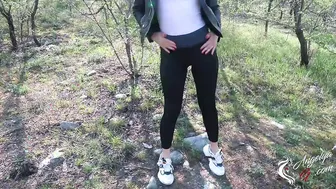 Cumshot into the park after a cool bj from a stranger