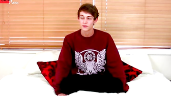"Teachtwink's - Older Guy Fucks Young Twunk in Classroom"