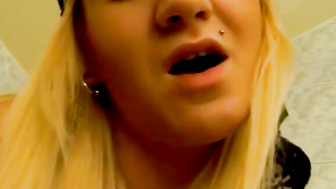 "Blondie's Pervy Playtime - Teen Babe Masturbates in Her Room"