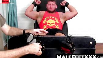 Horny Muscle Stud Enduring Foot Fetish Domination