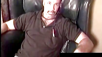 Amateur Hunk Jacks Off Slowly For The Ladies