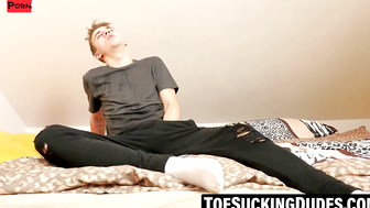 Twinks Foot Fetish - Teasing & Jerking Off Big Dick