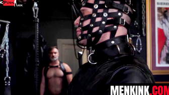 Leatherman Daddy Stretching Ass-Slut's Hole Wide Open