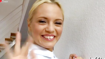Curvy Cutie Vanessa Vander Gets A Hardcore Anal Fisting