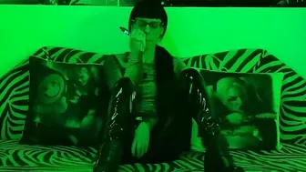 Hot 18 dominatrix pretty gothic smoking behind the clip pt2