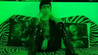 Hot 18 dominatrix pretty gothic smoking behind the clip pt2