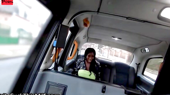 Ebony Mystiques Big Black Booty Gets Fucked in Back Seats of Car