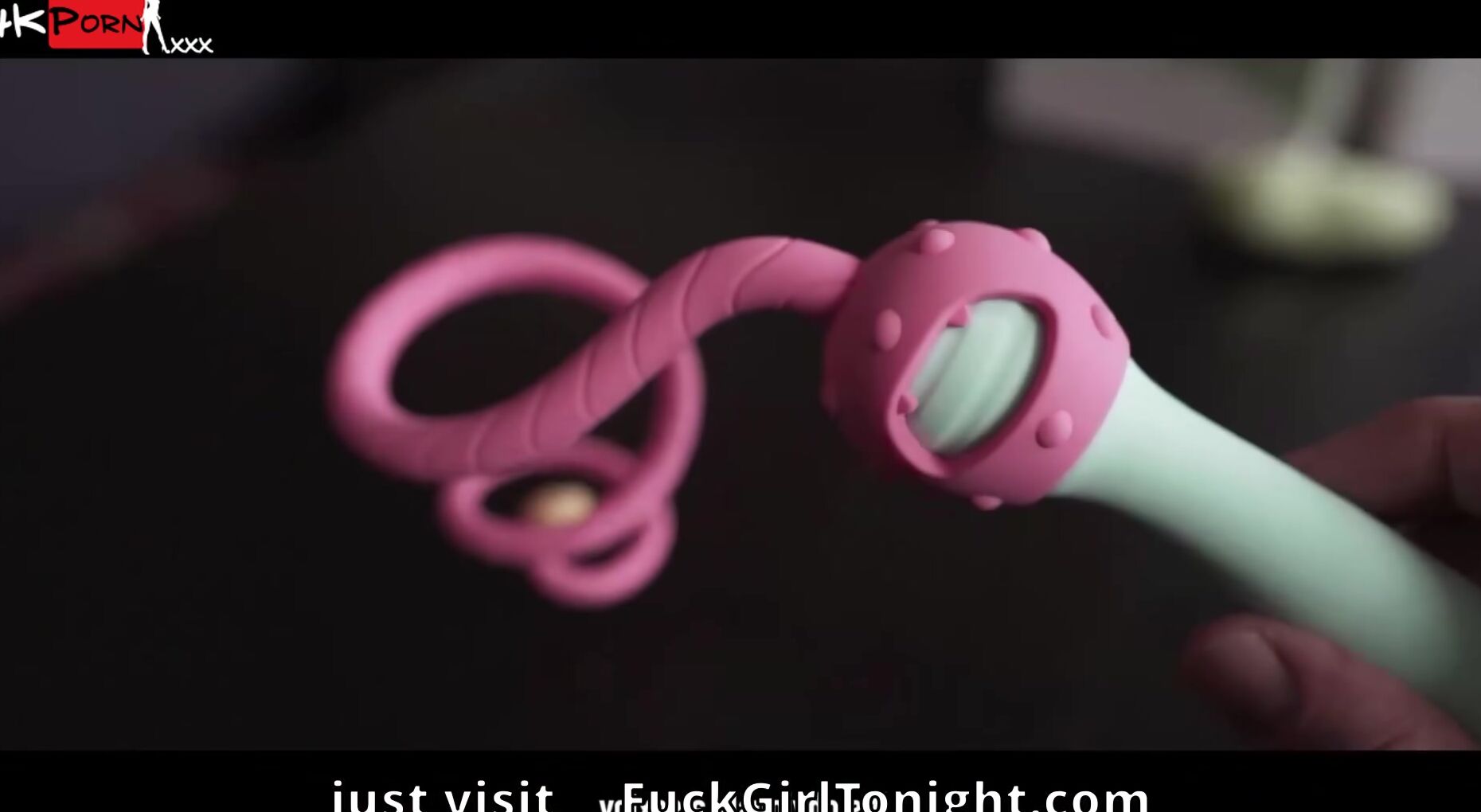 Monster Vagina Unleashed - Hot MILF Shows Off Her Huge Pussy Lips & G-Spot Orgasm