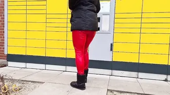 Outside piss at the packing station