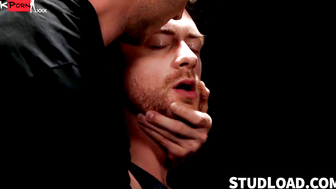 Threesome Frenzy - Bareback Triple Penetration with Top-Shelf Hunk DEREK KAGE
