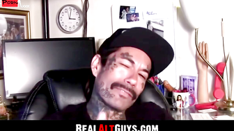 Ink-Shaded Hunk Shows Off His Firm Body Then Jerks It Intensely
