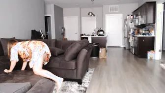 Pov Selling Candy to the cougar next Door