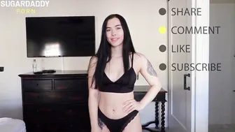 Hot Sisters Halle And Kylie Are Back To Suck 