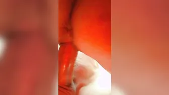 Schoen die Couch vollgesaut ...