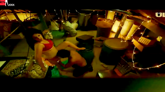 Indian Desi Girl's Hot Dance-Off with Sexy Bollywood Music