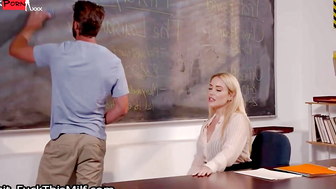 Busty mom with a juicy ass seduced a student for sex - Savannah Bond 4