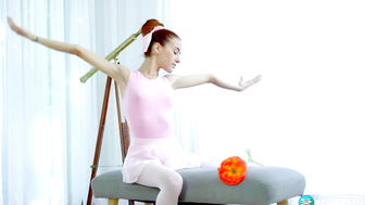 Spinner Little Chloe Rides a Suctioned Dildo till She Cums Hard