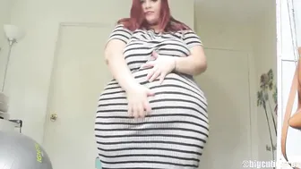 This BBW has a very beatiful body