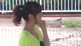 Cutie shows ass in public