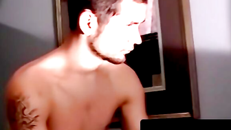 Young amateurs race to cum outdoors in jerkoff duel