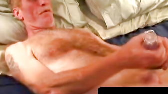 Rough mature guy gets nude and wanks aggressively