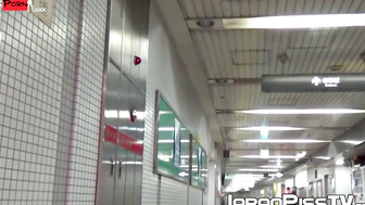 Voyeur follows businesswoman and records them peeing
