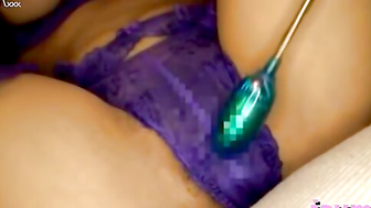Hot MILF fucks herself wildly