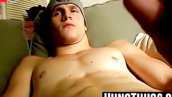 Straight amateur strokes his thick cock to porn solo