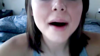 Stunning Teen Virtually Sucks Your Cock On Webcam