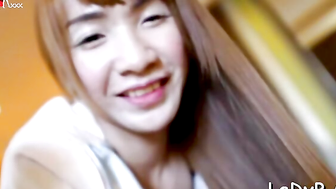 Thai tranny gives a blow