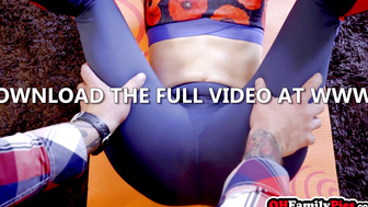 Anal Roughness - Teen stepsister's ripped jeans gets pounded in ass by dad