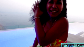 Huge boobs Thai amateur picked up in a Tuk Tuk for dirty sex