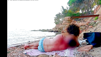 BEACH FUCK INFIDELITY WEEKEND： I fuck the slut wife on the beach1 2