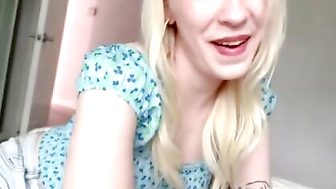 Bubbly & Curvy Stepmom Gives Her Hot barely legal Student A Lesson In Pleasure