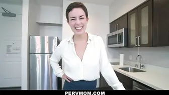 Helpful Stepmom Helps me Cum