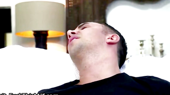 Claudia Valentine & Reigna Spice Enjoy Double Penetration on the Sofa