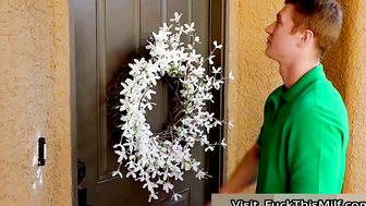 Hot MILF Neighbor Alexis Fawx Gets Pounded by Oliver Flynn